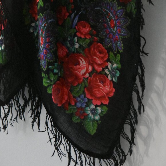 Bohemian Large Ukrainian Scarf/Wrap/Shall - beautiful floral pattern - Picture 9 of 14